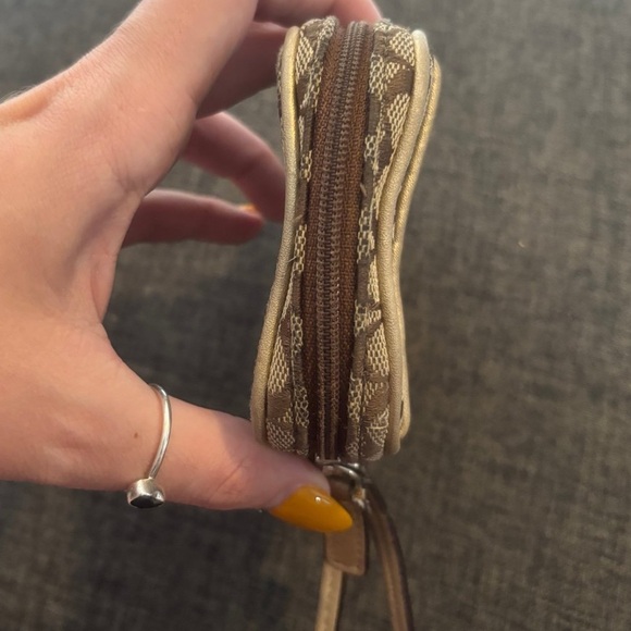 Coach vintage signature wristlet - Picture 4 of 8